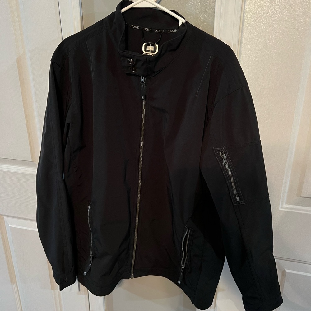 Ogio Size XL Mid Weight Jacket. Very very nice and quality. You will love it!